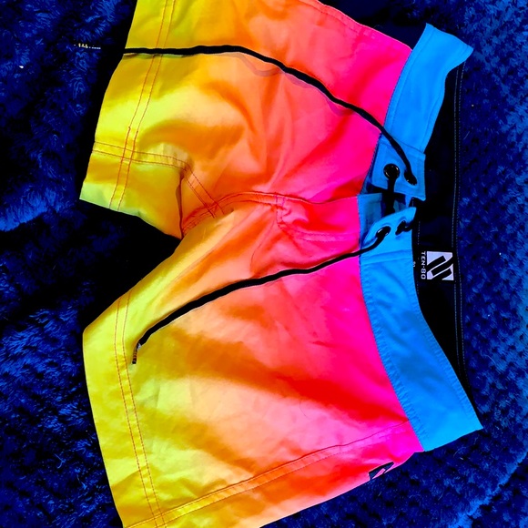 I am selling shorts - Picture 1 of 1